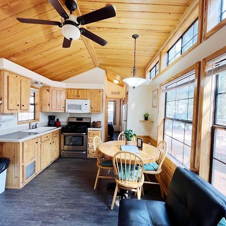 Sally'S Cabin Is A Quaint Two Bedroom Tiny Home Woodland Park Exteriör bild